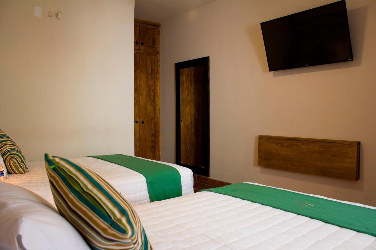 Puerta San Pedro Hotel Tlaquepaque Екстериор снимка